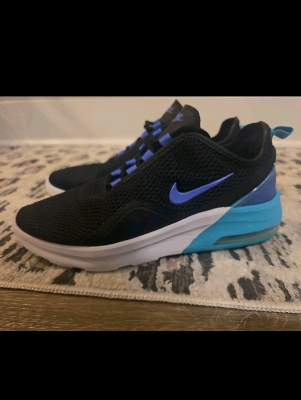 Nike Air Max Motion 2 Womens Sneakers Size 9